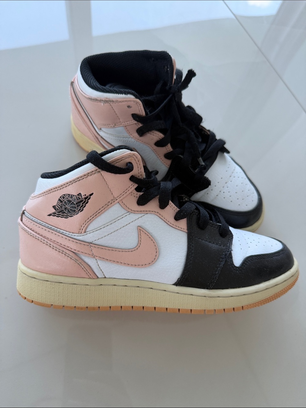 Air Jordan 1 MID Sneakers in Pink, Black & White